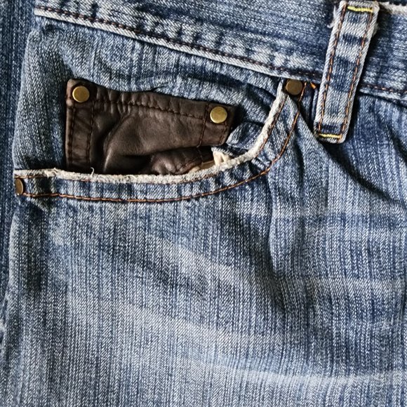 DSQUARED2 - AUTHENTIC BUTTON-FLY D2 STRAIGHT LEG JEANS - Picture 4 of 10